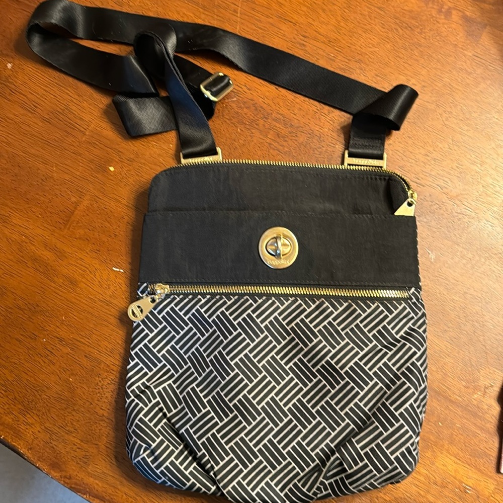 Baggallini cross body